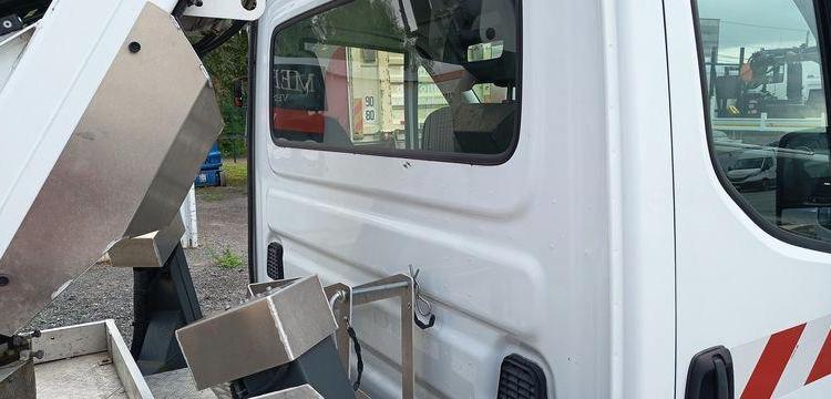 IVECO DAILY 35S14 NACELLE FRANCE ELEVATEUR 141TLE – 12 METRES – DIESEL – 500 HEURES BLANC FT-331-NQ