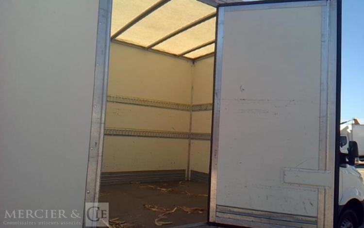 MERCEDES SPRINTER 516 CHASSIS CAB 43 CAISSE HAYON BLANC FW-153-FE