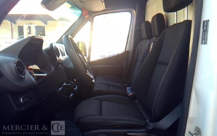 MERCEDES SPRINTER 516 CHASSIS CAB 43 CAISSE HAYON BLANC FW-153-FE