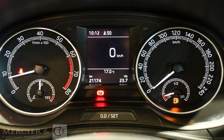 SKODA FABIA BLEU FW-965-HR