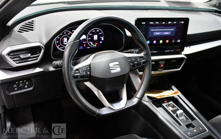 SEAT LEON BLANC FY-800-GD