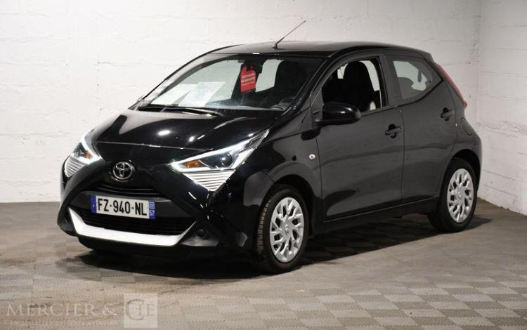TOYOTA AYGO NOIR FZ-940-NL