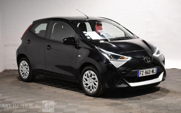 TOYOTA AYGO NOIR FZ-940-NL