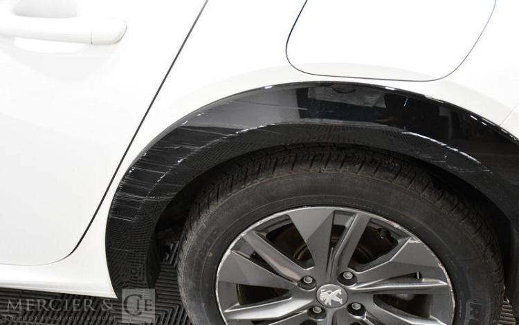 PEUGEOT E-208 STE ACTIVE BUSINESS R 136CH BLANC GC-794-NV