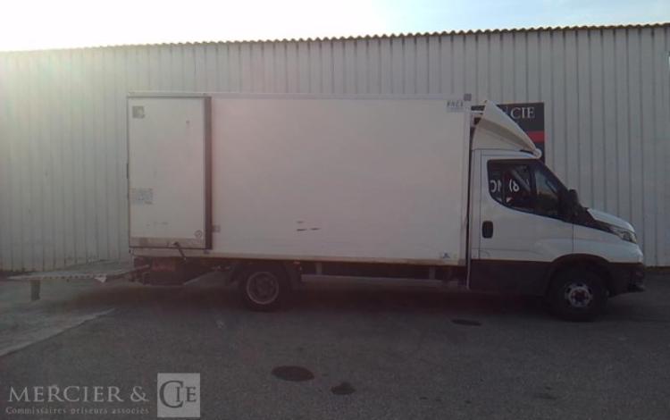 IVECO 35-160 CAISSE HAYON FRIGO BLANC GD-603-MJ