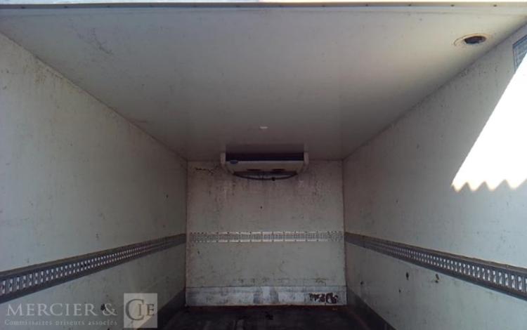 IVECO 35-160 CAISSE HAYON FRIGO BLANC GD-603-MJ