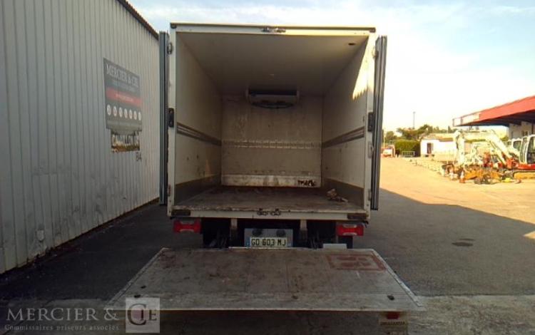 IVECO 35-160 CAISSE HAYON FRIGO BLANC GD-603-MJ