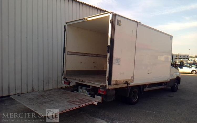 IVECO 35-160 CAISSE HAYON FRIGO BLANC GD-603-MJ