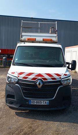 RENAULT MASTER R3500RJ 2,3 DCI 16V 165CV BENNE AVEC COFFRE ACIER DIESEL – 64896 KMS – BLANC GD-865-TA