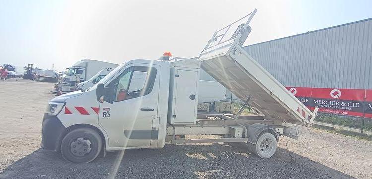 RENAULT MASTER R3500RJ 2,3 DCI 16V 165CV BENNE AVEC COFFRE ACIER DIESEL – 64896 KMS – BLANC GD-865-TA