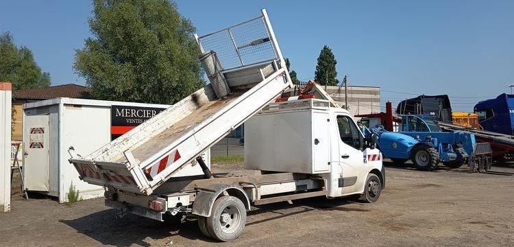 RENAULT MASTER R3500RJ 2,3 DCI 16V 165CV BENNE AVEC COFFRE ACIER DIESEL – 64896 KMS – BLANC GD-865-TA