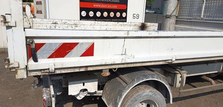 RENAULT MASTER R3500RJ 2,3 DCI 16V 165CV BENNE AVEC COFFRE ACIER DIESEL – 64896 KMS – BLANC GD-865-TA