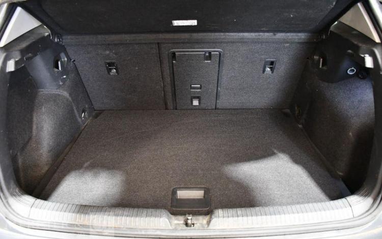 VOLKSWAGEN GOLF 8 2,0 TDI 115CH DSG7 LIFE GRIS GG-688-TQ
