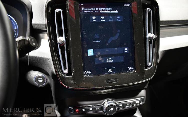 VOLVO XC40 T4 PLUG-IN HYBRID INSCRIPTION BUSINESS DCT7 NOIR GH-774-SD