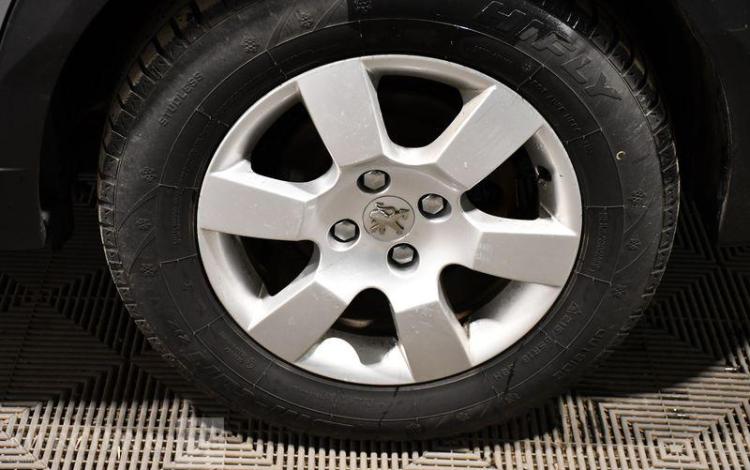 PEUGEOT e-2008 STYLE GRIS GK-033-TV