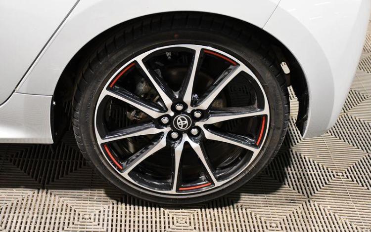 TOYOTA YARIS 1.5 114H 90 HYBRID 0.8KWH GR-SPORT BVA GRIS GM-845-BF