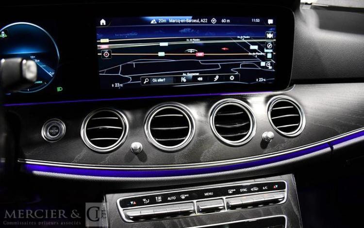 MERCEDES CLASSE E220 AVANTGARDE LINE BA 213 NOIR GN-560-FM
