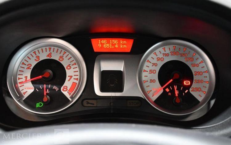 RENAULT CLIO 1,6 130CH GT ROUGE GN-942-JJ