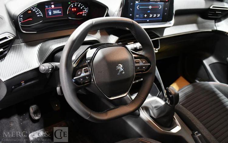 PEUGEOT 208 PURE TECH BLANC GQ-113-VM