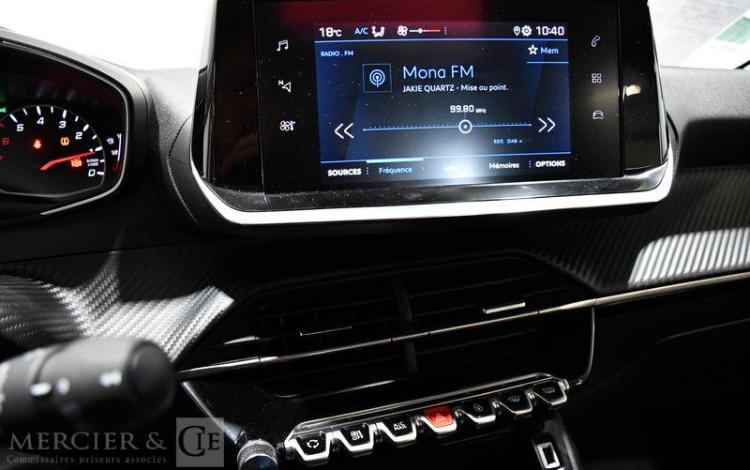 PEUGEOT 208 PURE TECH BLANC GQ-213-MB