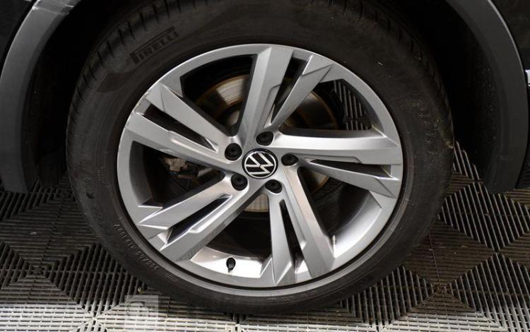 VOLKSWAGEN TIGUAN 1,4 E-HYBRID 245CH DSG6 R-LINE NOIR GQ-283-FF