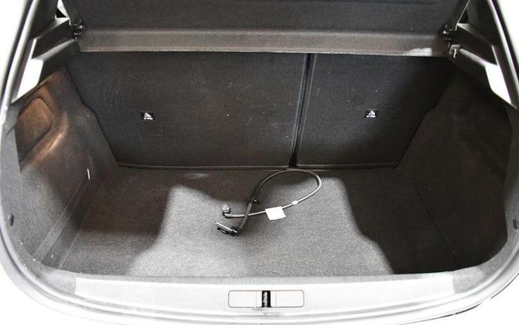 PEUGEOT 208 1.2 PURETECH 75 STYLE BLANC GQ-458-QD