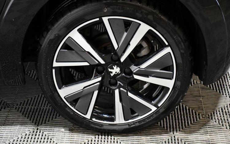 PEUGEOT 208 NOIR GQ-517-SL