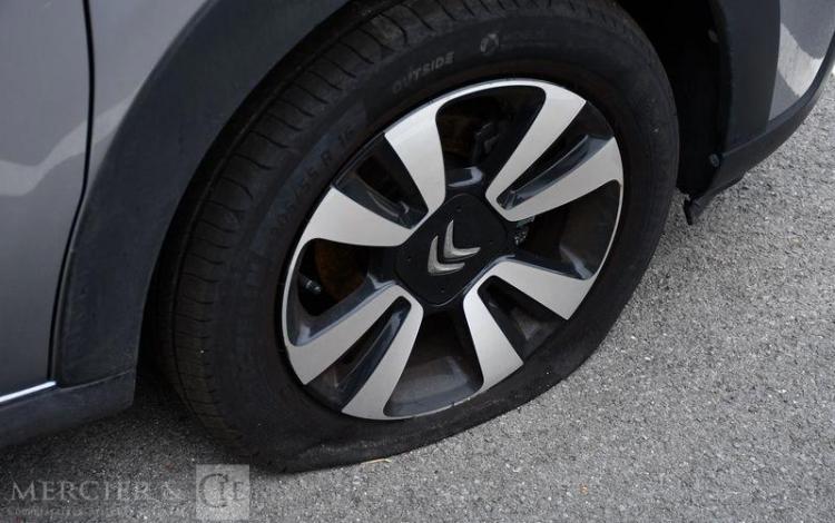 CITROEN C3 1,2 PURE TECH 110 CH S&S EAT6 GRIS GQ-697-KY