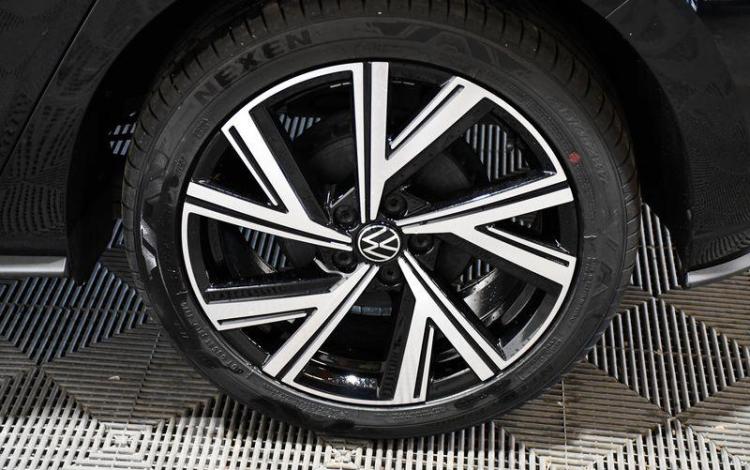 VOLKSWAGEN POLO FL 1,0 TSI 95 BVM5 R-LINE NOIR GT-151-WJ