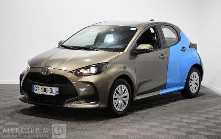 TOYOTA YARIS A,E 70 VVT-I DYNAMIC MY22 GRIS GT-196-DL