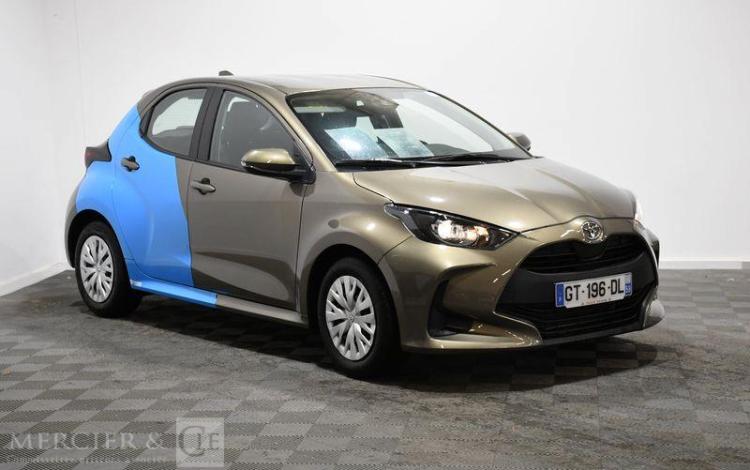 TOYOTA YARIS A,E 70 VVT-I DYNAMIC MY22 GRIS GT-196-DL
