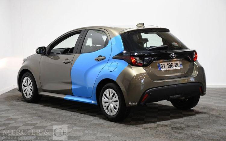 TOYOTA YARIS A,E 70 VVT-I DYNAMIC MY22 GRIS GT-196-DL