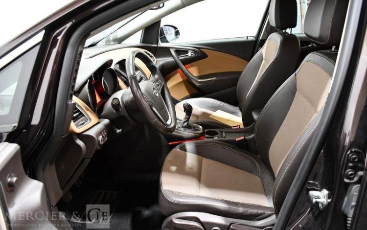 OPEL ASTRA SPORTS TOURER 1,7 CDTI 110CH COSMO MARRON GT-909-JN