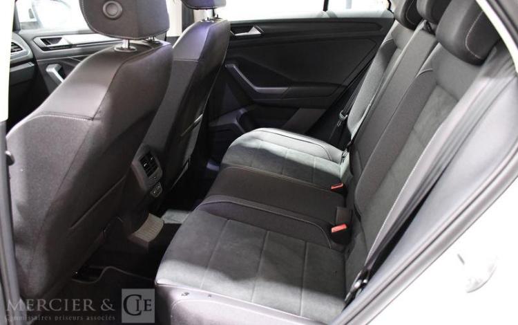 VOLKSWAGEN T ROC BLANC GV-739-AZ