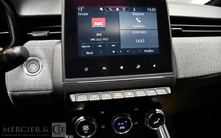 RENAULT CLIO TECHNO E-TECH FULL HYBRID ROUGE GW-394-KZ