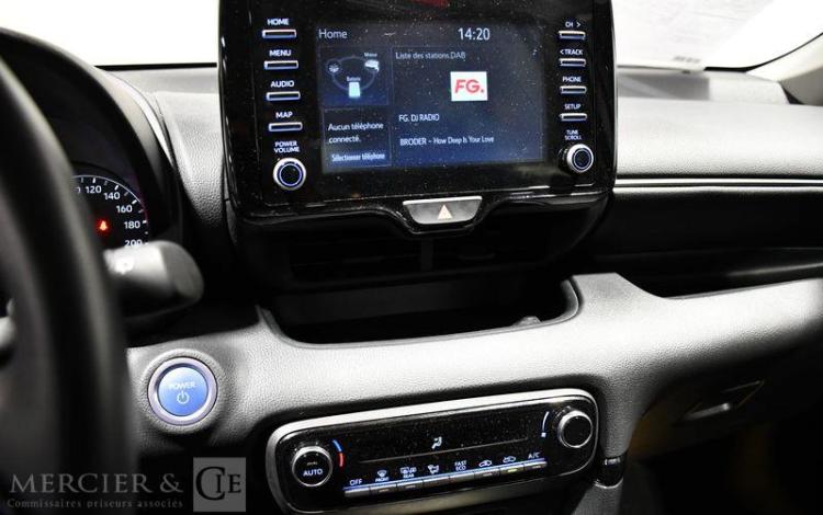 TOYOTA YARIS A,E HYBRIDE NG 116H DYNAMIC MY22 BLANC GY-481-FH