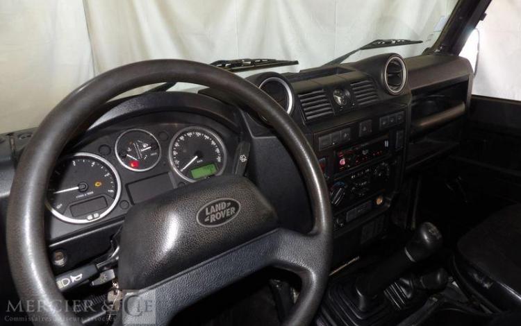 LAND ROVER DEFENDER  HE-285-BX