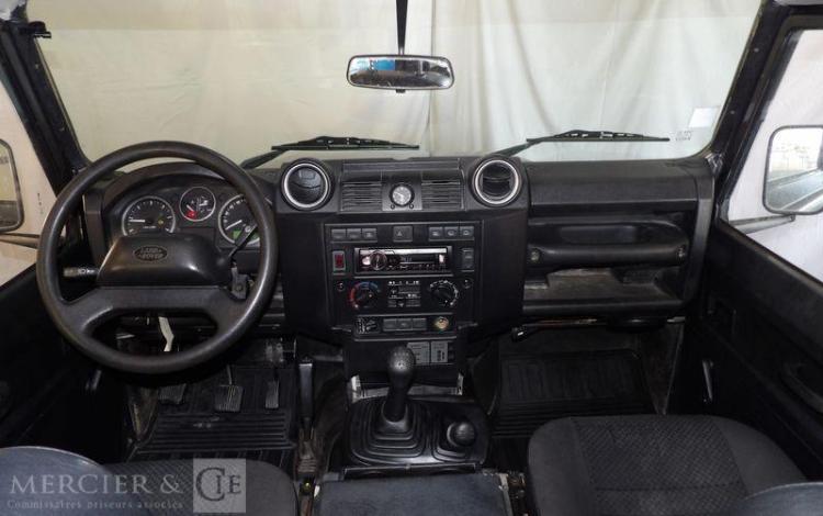 LAND ROVER DEFENDER  HE-285-BX
