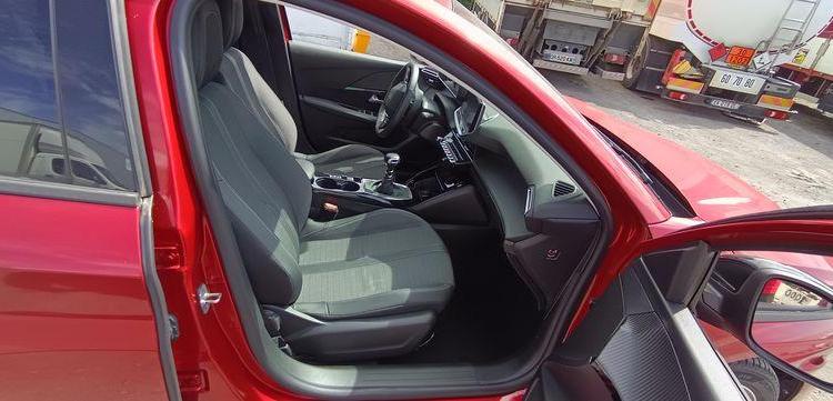 PEUGEOT 208 1.2 PURETECH 100 ALLURE PACK – ESSENCE – 16582 KMS ROUGE PZ2M521