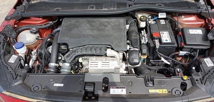 PEUGEOT 208 1.2 PURETECH 100 ALLURE PACK – ESSENCE – 16582 KMS ROUGE PZ2M521