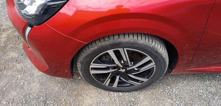 PEUGEOT 208 1.2 PURETECH 100 ALLURE PACK – ESSENCE – 16582 KMS ROUGE PZ2M521