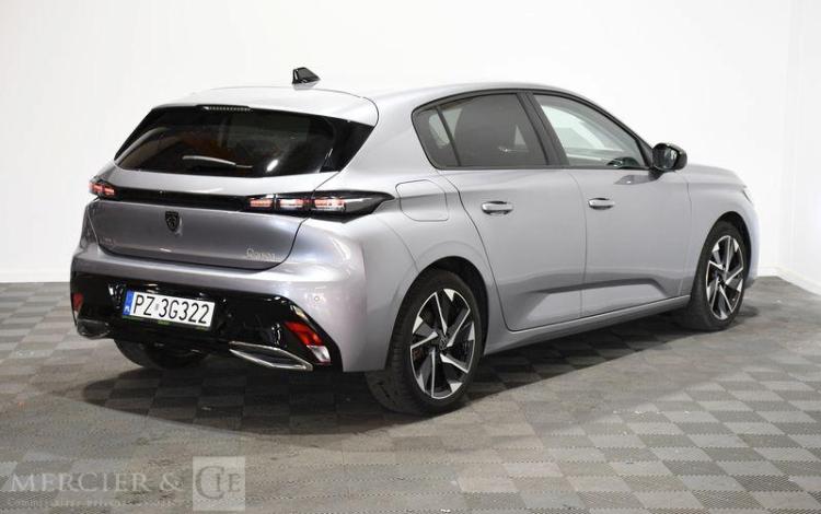 PEUGEOT 308 1.2 PURETECH 130 ALLURE PACK – ESSENCE – 10419 KMS – ANNEE 2023 GRIS PZ3G322