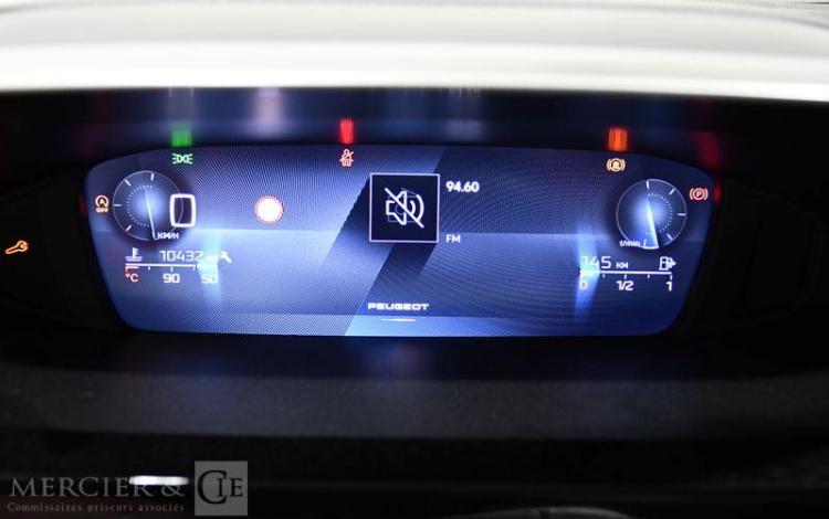 PEUGEOT 308 1.2 PURETECH 130 ALLURE PACK – ESSENCE – 10419 KMS – ANNEE 2023 GRIS PZ3G322
