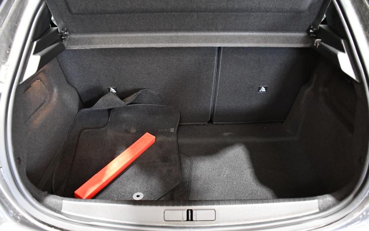 PEUGEOT 208 1.2 PURETECH 100 ALLURE PACK GRIS PZ3G762
