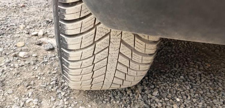 CITROEN C3 1.2 PURETECH 82ch SHINE GRIS PZ3G784