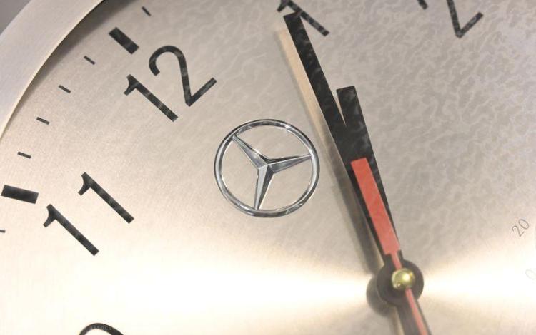 HORLOGE MERCEDES  106