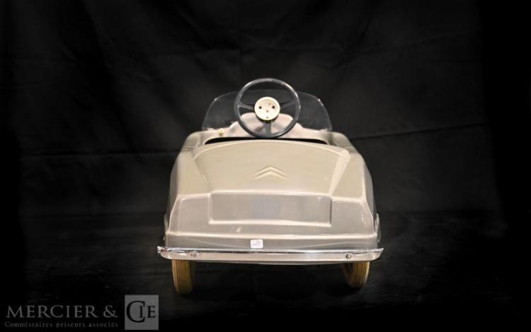 VOITURE A PEDALE D’ENFANT CITROEN AVEC COMMANDE ELECTRIQUE  128
