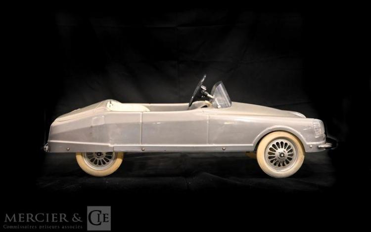 VOITURE A PEDALE D’ENFANT CITROEN AVEC COMMANDE ELECTRIQUE  128