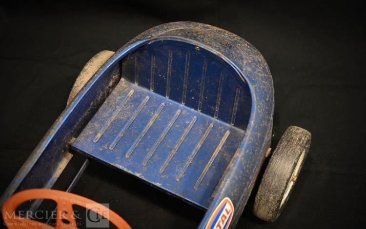 VOITURE A PEDALE BABY  132