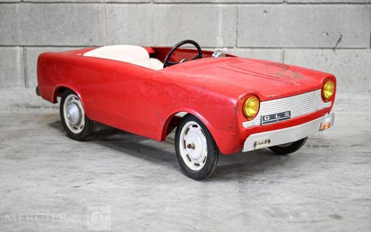 VOITURE A PEDALE EN TOLE SIMCA 1500GLS  140